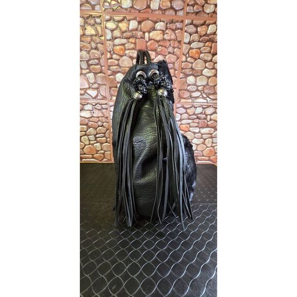 Black Tassel Faux Fur Shoulder bag - Picture 2 of 11